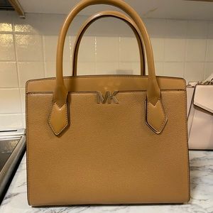 Tan Michael Kors tote